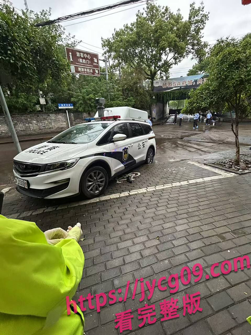 台州惊现枪击案？网传特警遭袭倒地 现场血迹斑斑！ 配图3