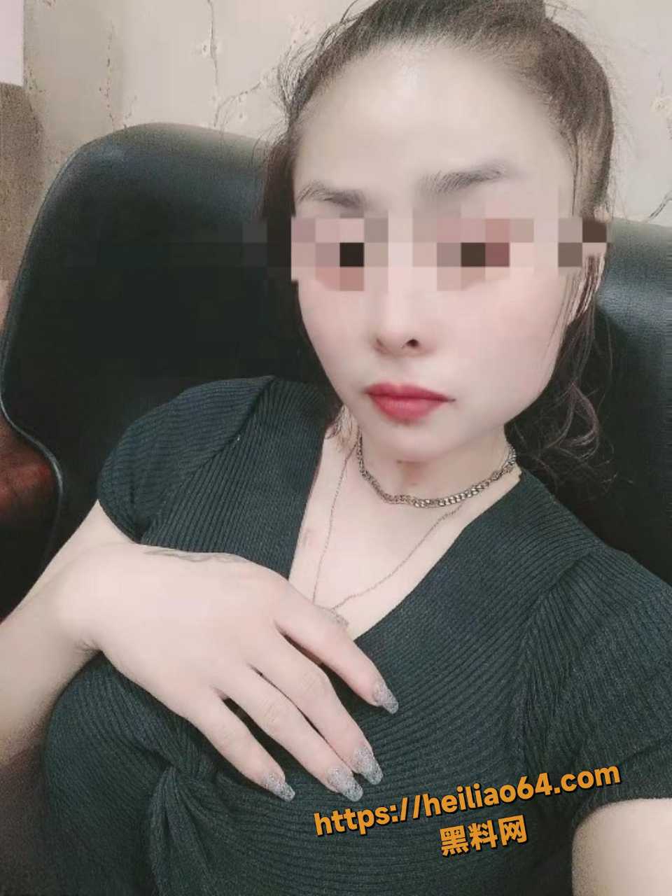 偷偷看了我姐姐的闺蜜上厕所 第一次来海角 我的巨乳亲表姐1-5集 海角社区
