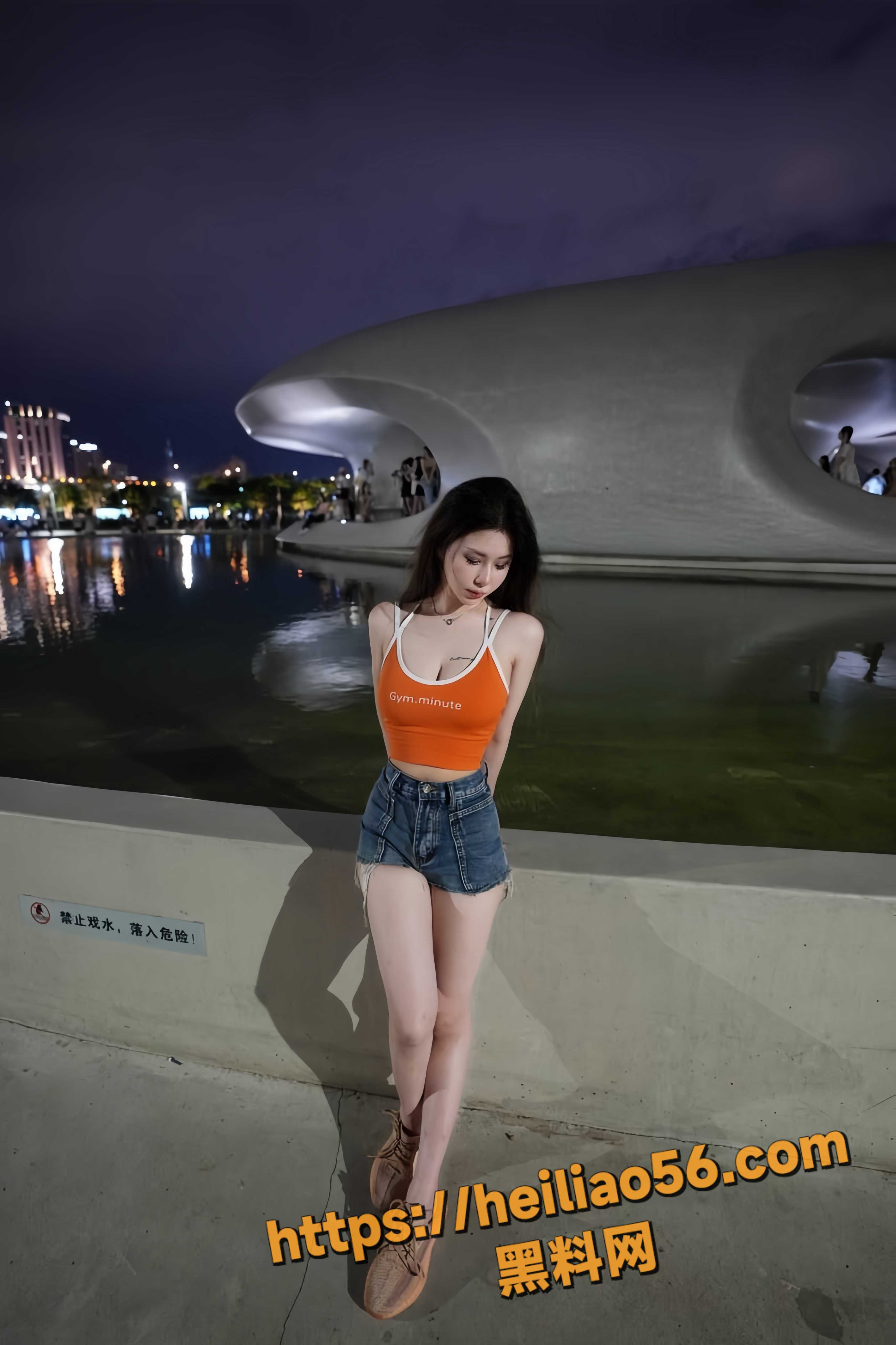 上海高颜值骚货 赵嘉怡 与男友性爱合集曝光 露脸舔屌口技一流！
