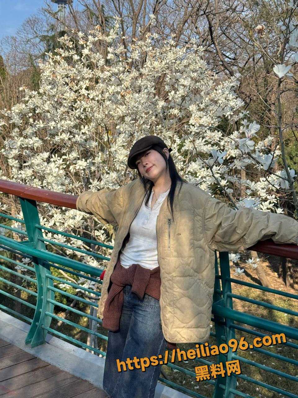 青岛巨乳嫩妹 制服露脸不雅视频流出 被大鸡巴无套狂操中出骚穴