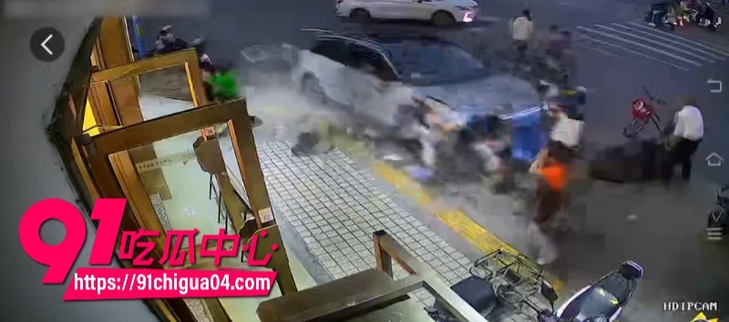广州花都龙珠路杏林花园附近发生重大恶性汽车冲撞行人事件5
