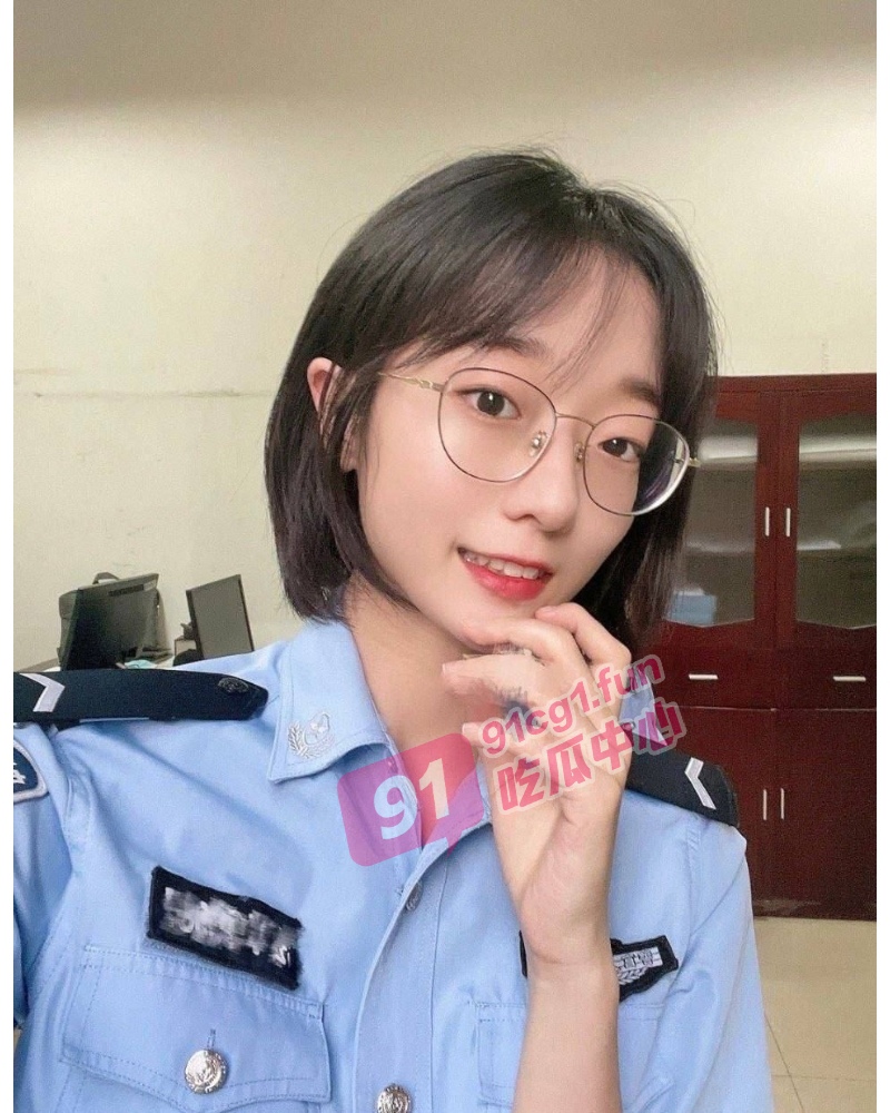 太大胆了！调教年轻警花反差婊 SM尺度之大令人咋舌！