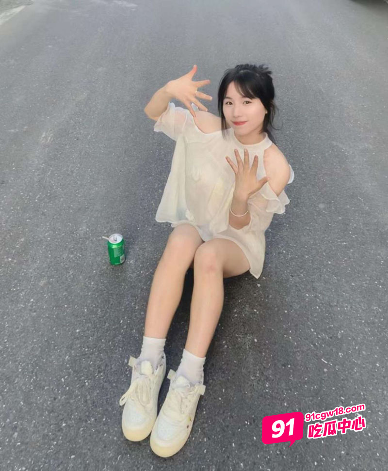 湘西职业技术学院吴森茹 卫生间自慰诱惑炮友 性感娇躯极致反差 配图3