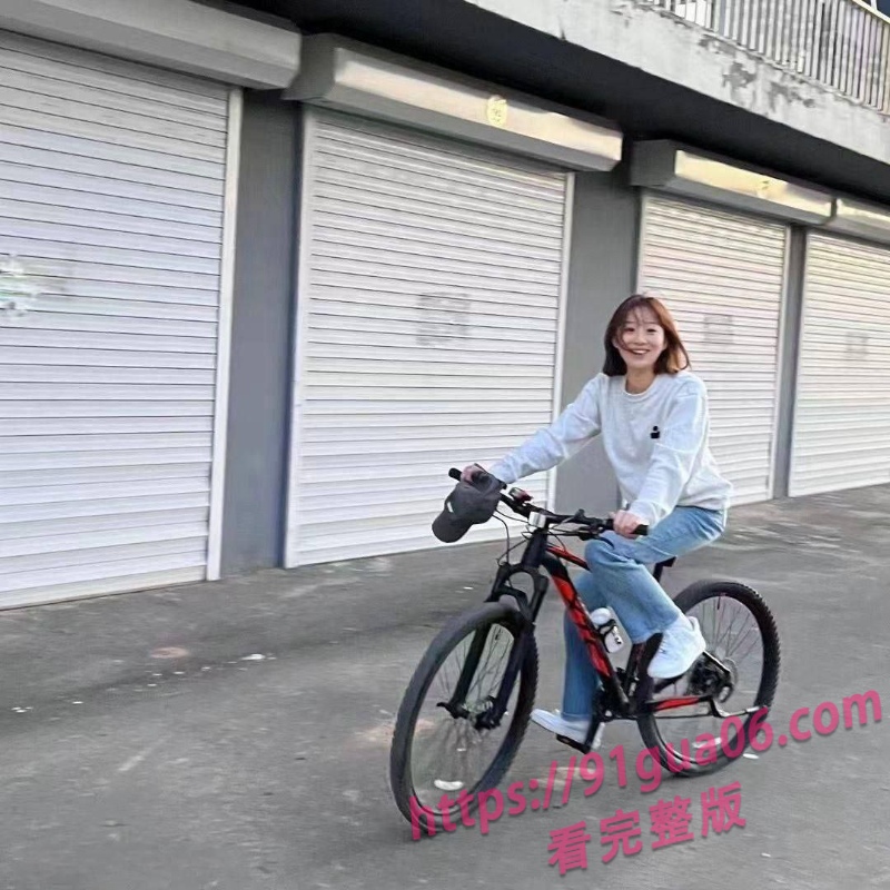 上海海关学院叶璇大尺度视频流出 自毁形象甘为金主胯下淫娃