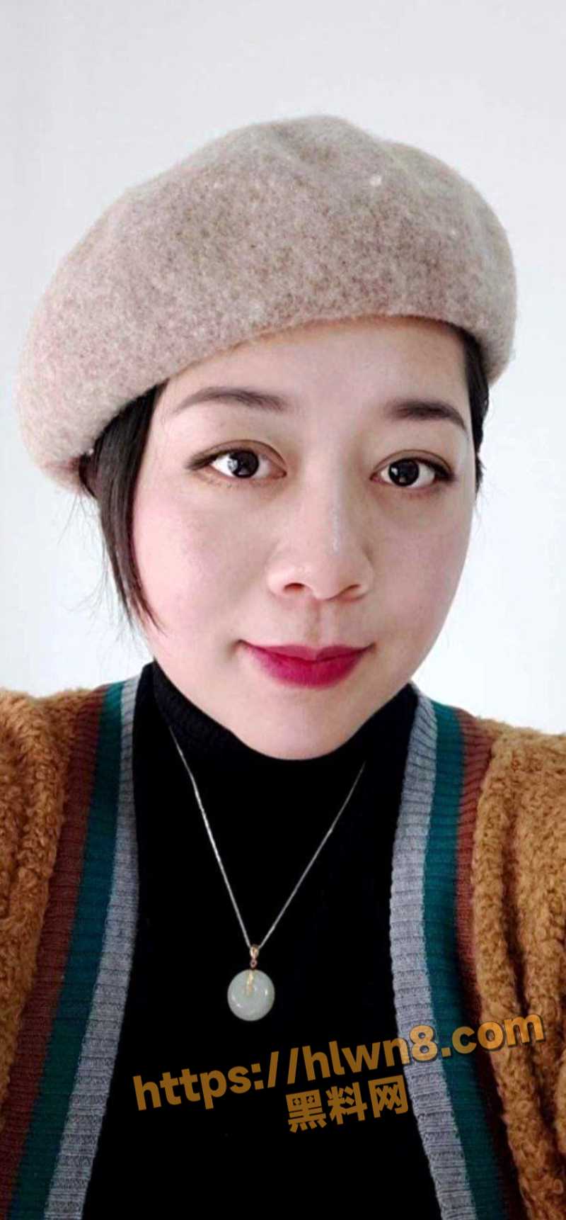 山东东营一男子租房遇到离婚女房东性骚扰 威胁男子不陪她就不退押金 这送上门的富婆逼不要？！