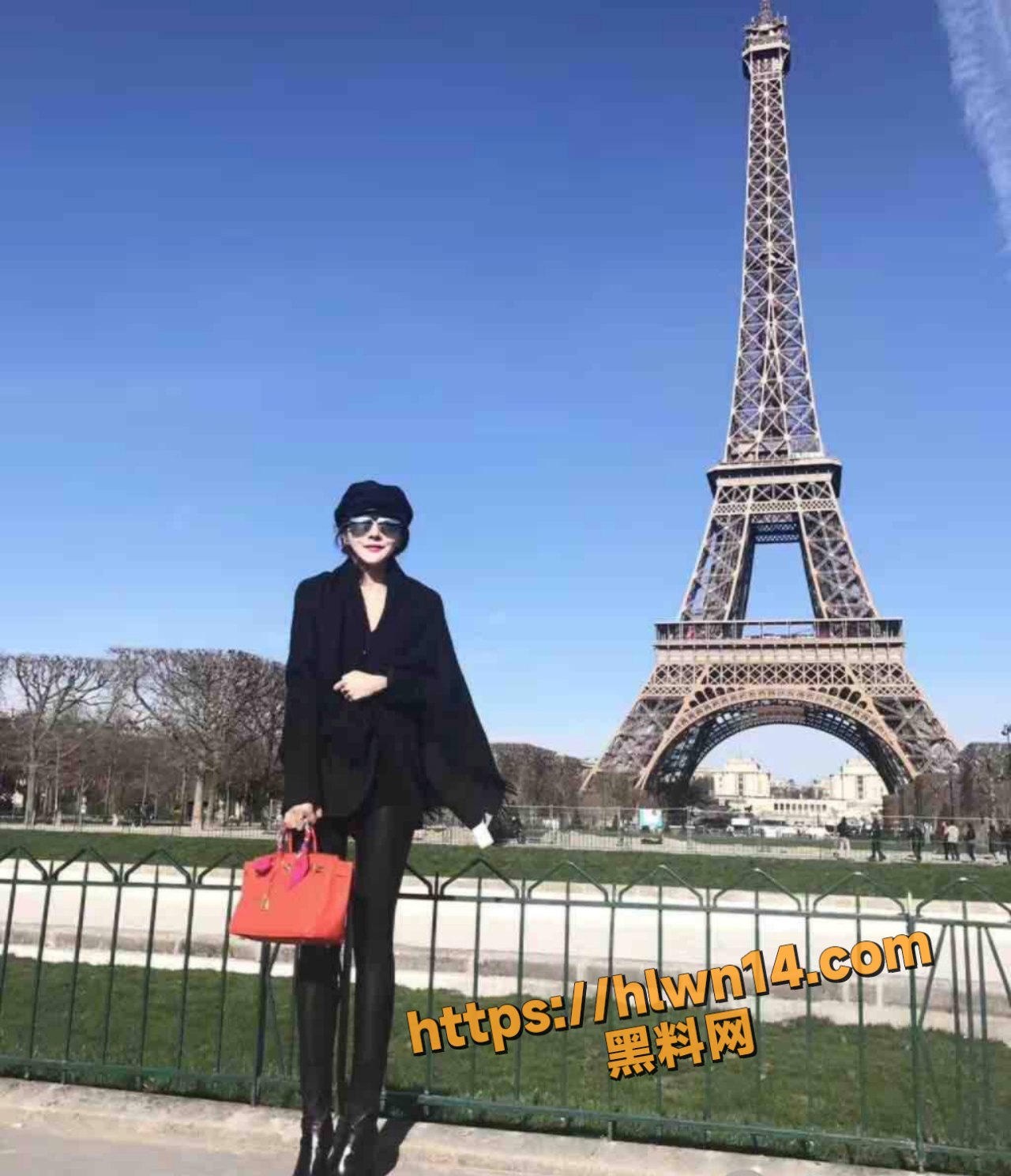 在妹妹家夺走了妹妹的闺蜜的第一次 发疯似的抽插小穴 从此周末都会在妹妹家里翻云覆雨！ 配图