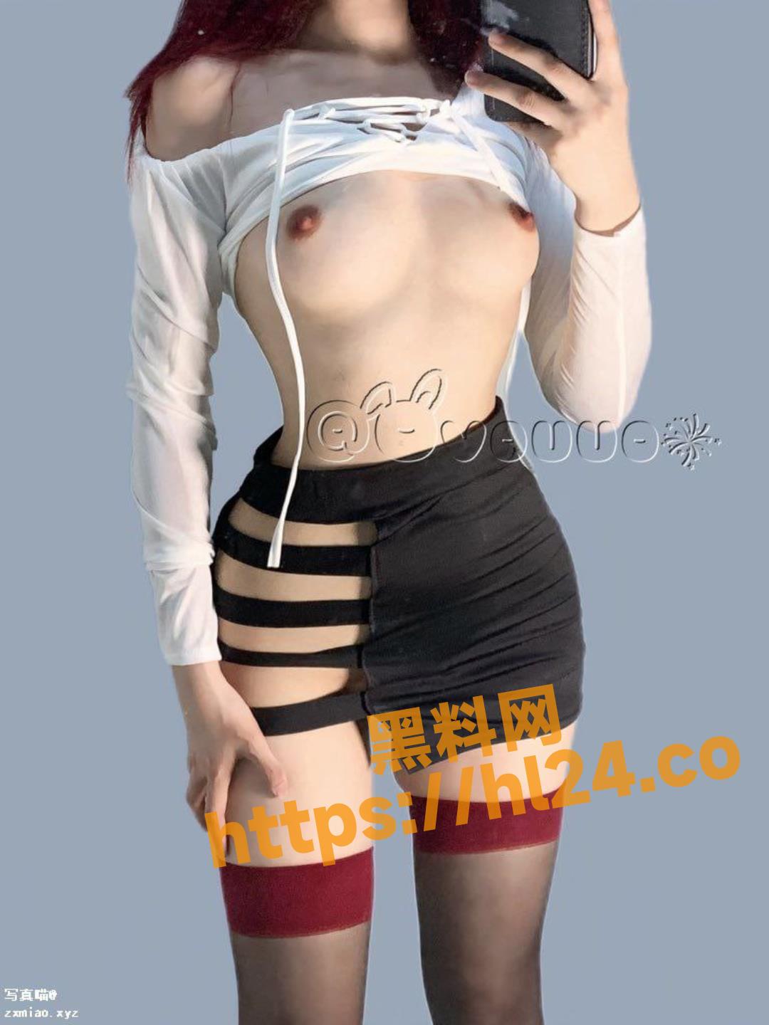 最新宅男福利，推特顶级身材白虎馒头一线天女神【烟火】私拍美女越纯越母狗