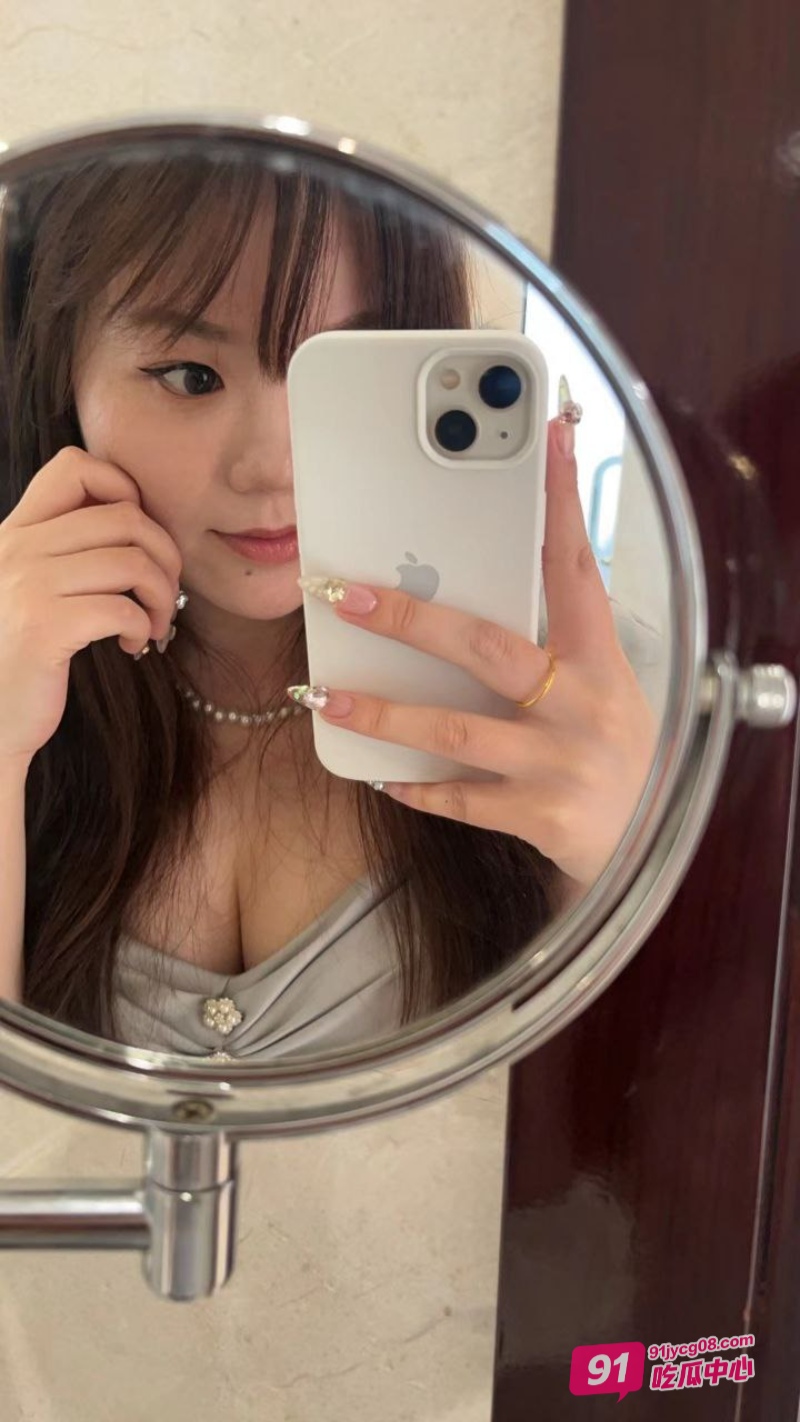 辽宁丹东巨乳妹王鹏户外露出 日本留学玩的就是花~ 配图8