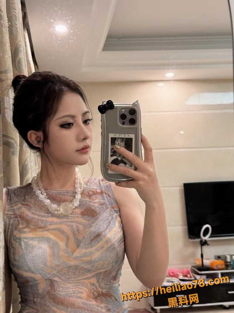 武汉辣妹 胡晨熙 私拍视频泄密流出 表面清纯甜美私下淫荡不堪