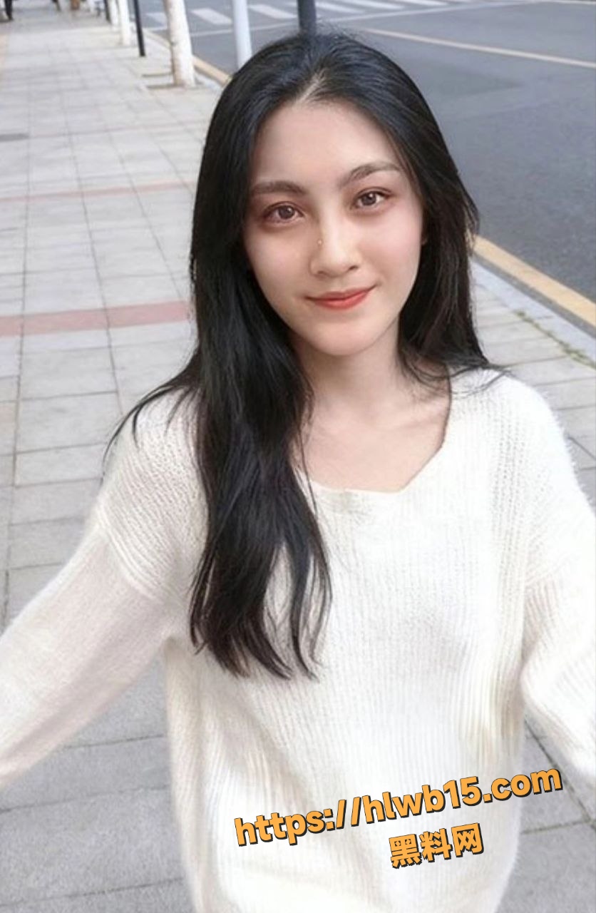 湖南大学极品反差婊 刘佳语 清纯马尾学妹被猛插粉穴 极致反差直接射爆！