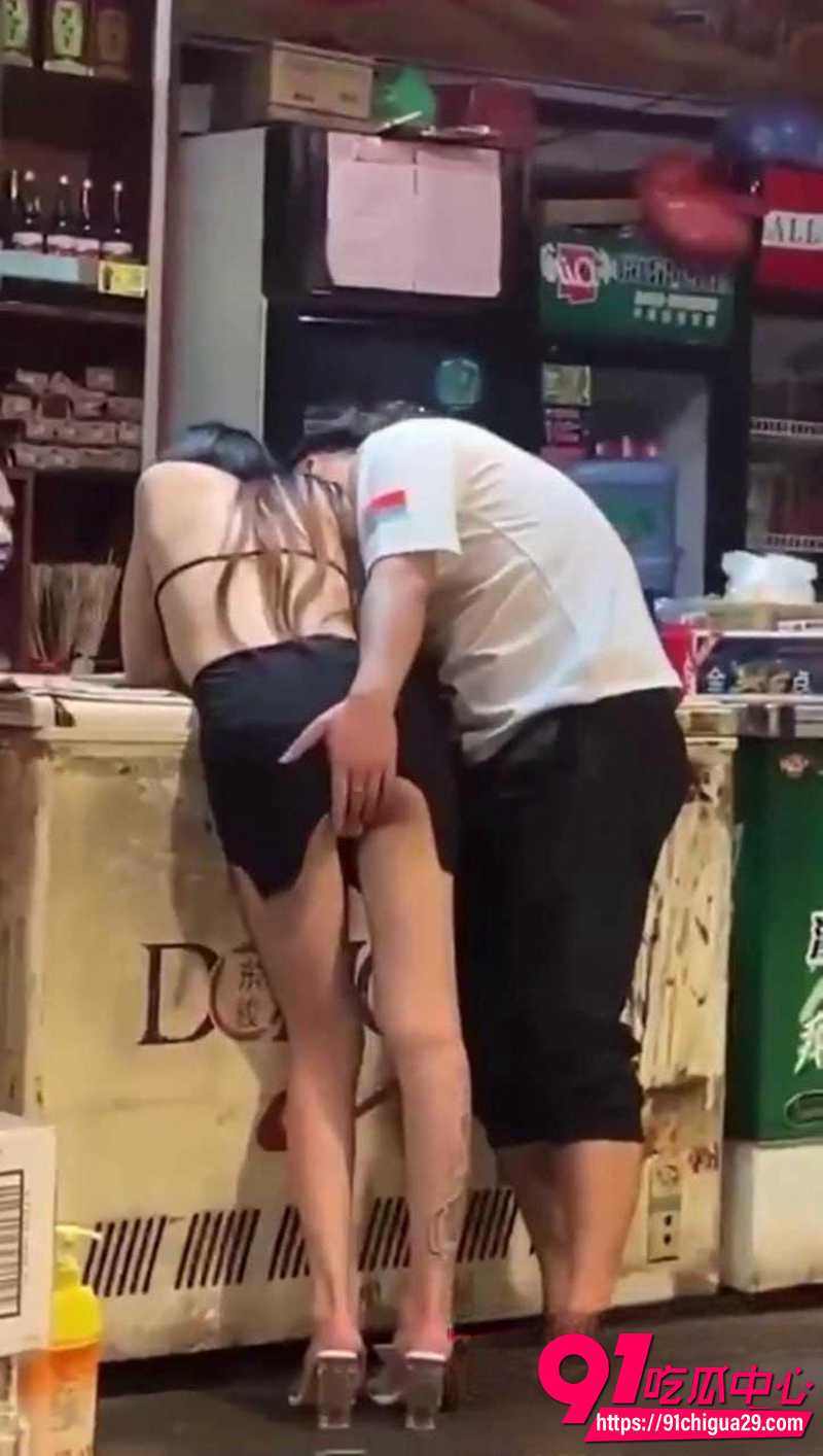 顶级露出狂户外露出 2 顶级露出狂户外露出 2