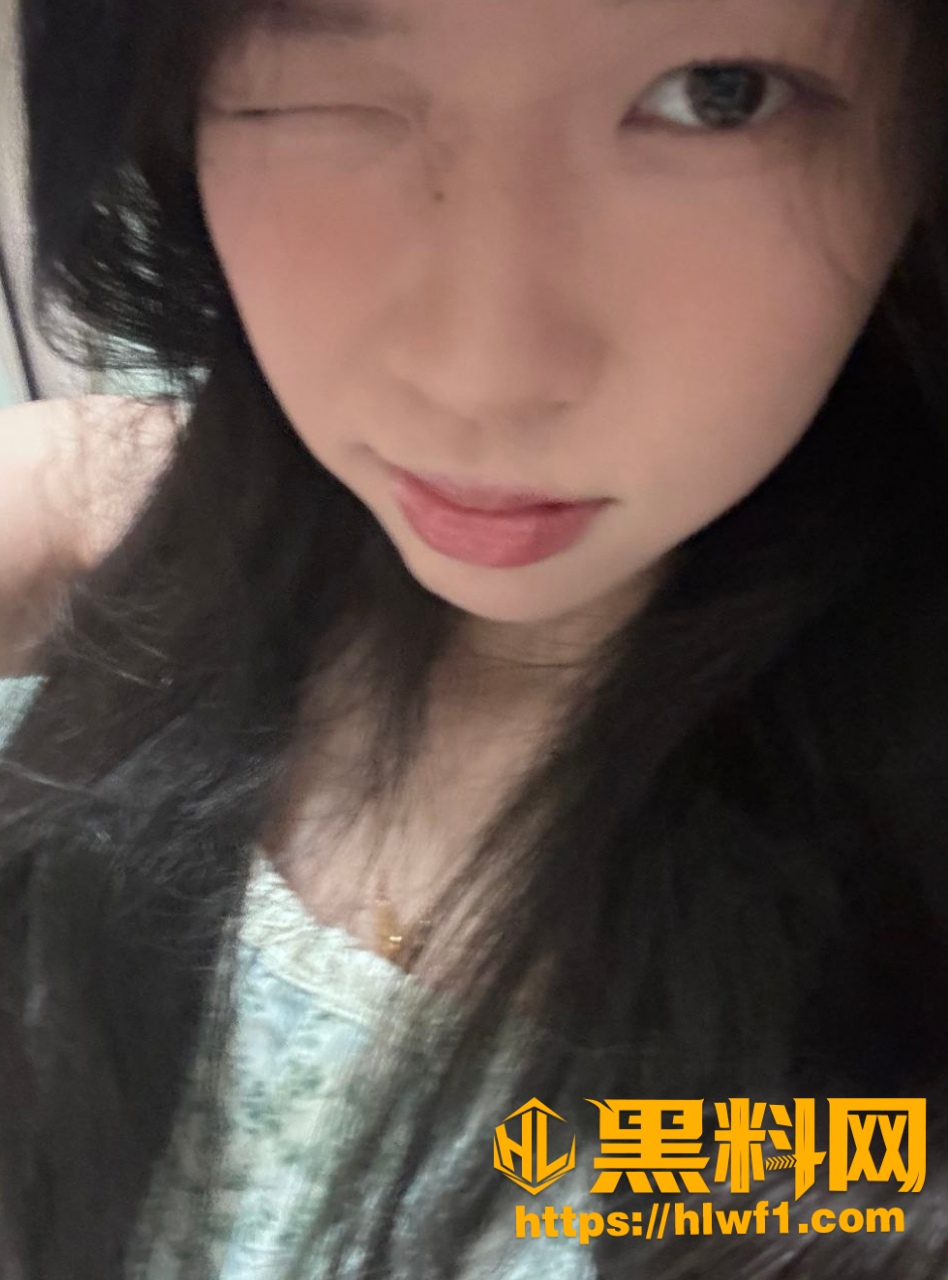 四川师范大学 反差母狗 赵翔 酒店内被男友带上狗链 沦为私有肉便器