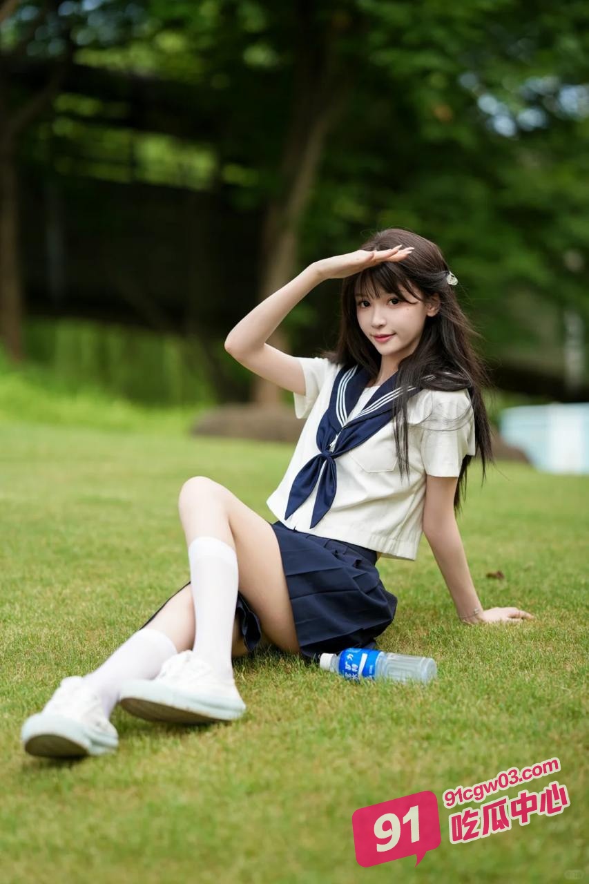 00后清纯妹子冯丽丽被金钱诱惑 穿水手服背着男友约炮 超听话小母狗被操现场！ 配图4