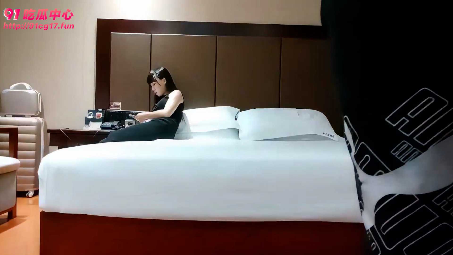 换妻推荐～30岁良家夫妻   从紧张羞涩到淫荡狂野，颠鸾倒凤共赴高潮！
