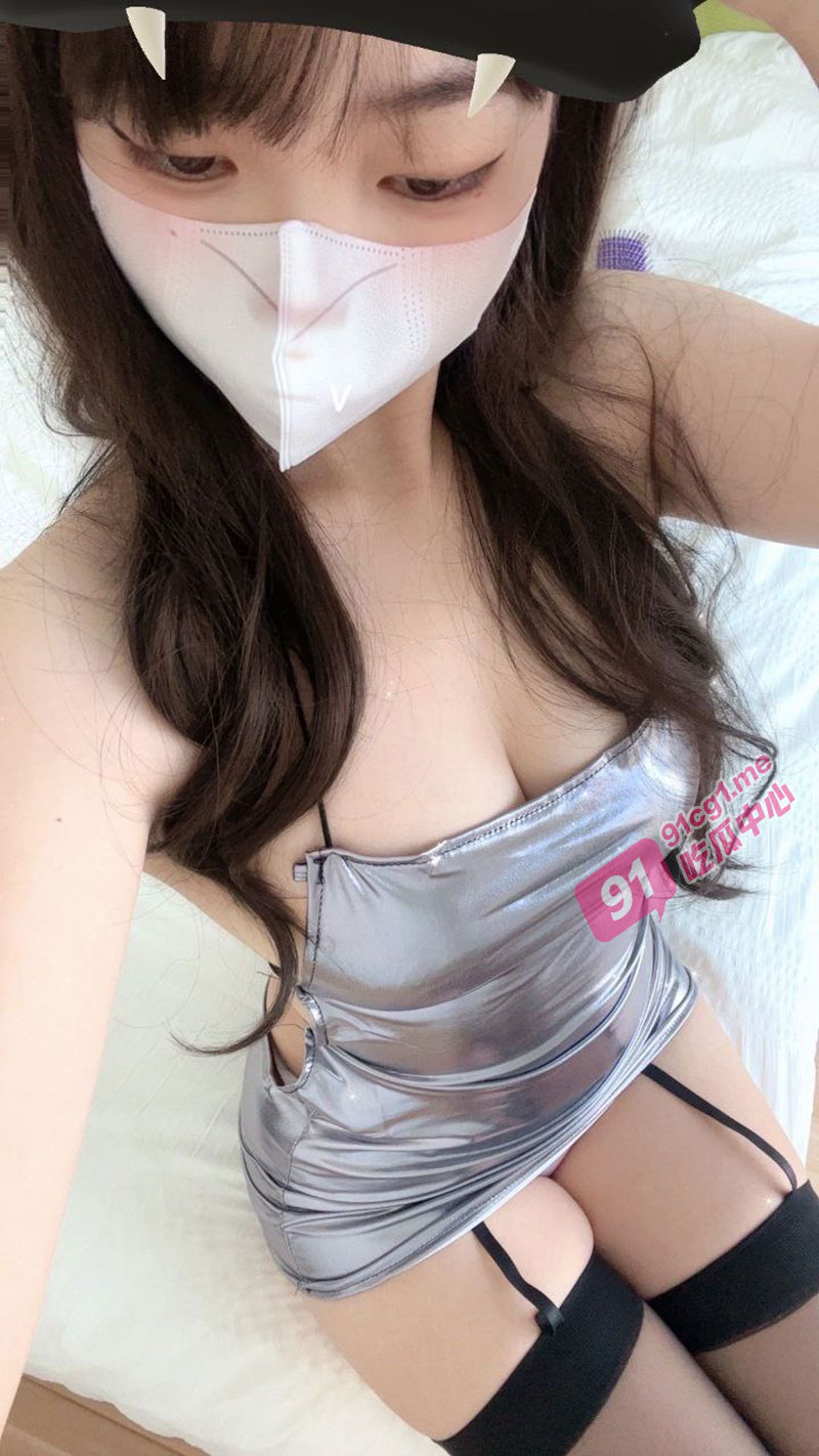 【江苏女健身教练 徐闵珍】 出轨男会员 完美身材穿上吊带黑丝被猛男狂操 自拍视频流出！