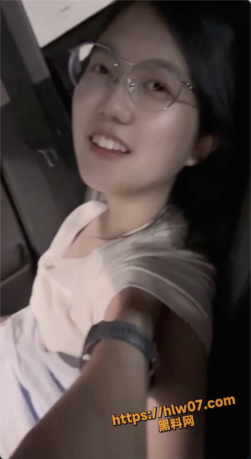 糟了兄弟们 被女神抓住命脉 在线向广大网友求解如何反击 急！