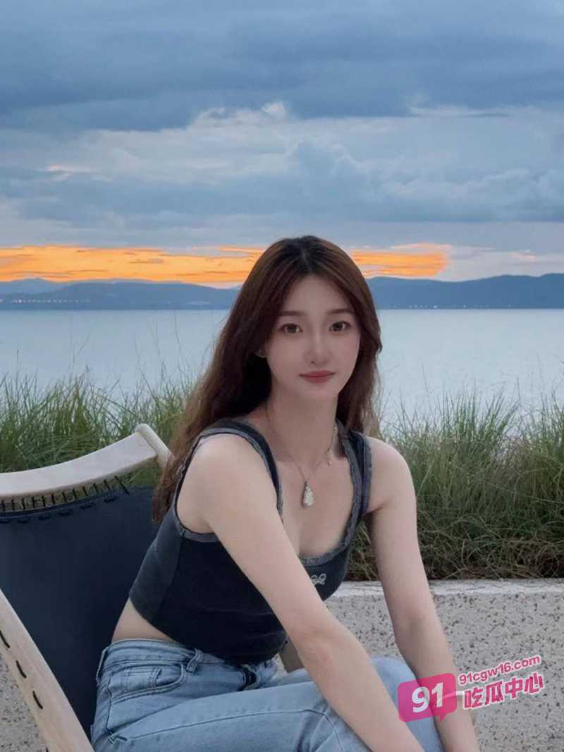 邻里偷情实录～口活很棒的少妇眉来眼去终成炮友 观音坐莲淫水泛滥成灾！ 配图3