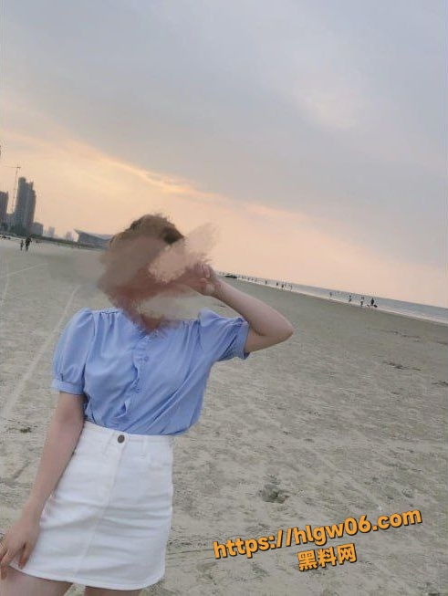 海角社区 趁着哥哥外地工作把还在喂奶带子孩的嫂子给办了 不得不说嫂子的口活是真的好