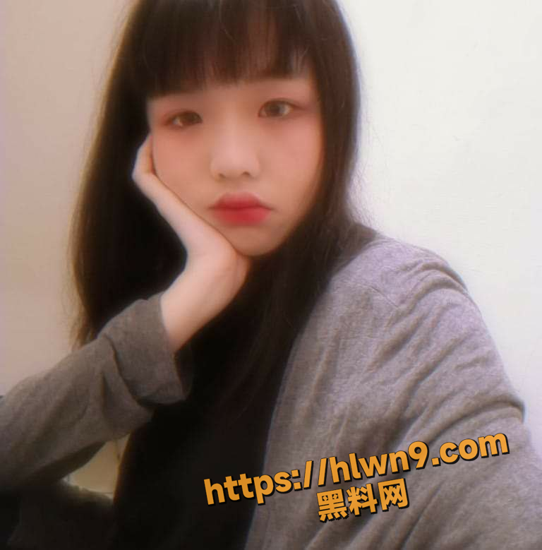 外表可爱私下烂白菜 反差眼镜妹被被炮友调教开发 装纯遭人轮 给钱也卖满足了情绪价值也能干！