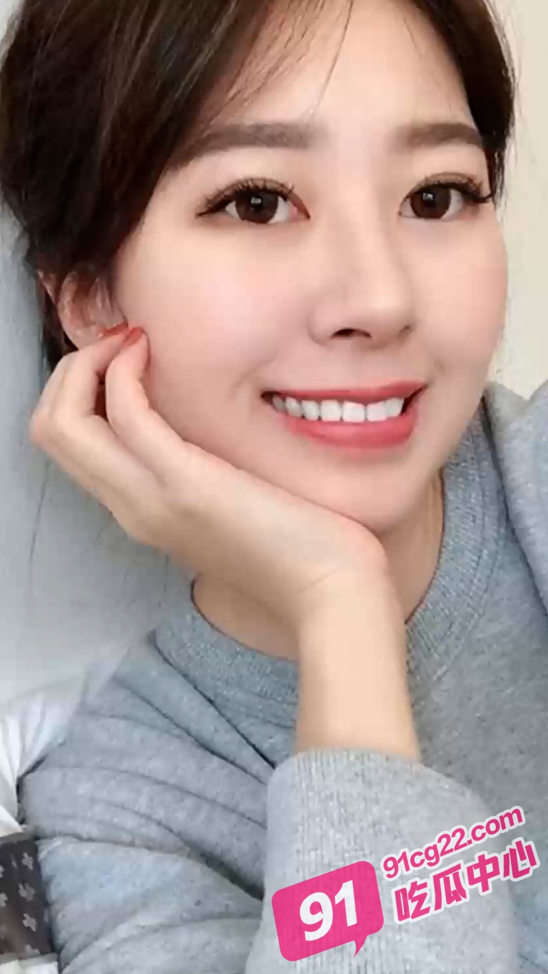扬州大学新闻系校花萱萱 富二代面前竟这般淫骚 这是谁的女神塌房了！