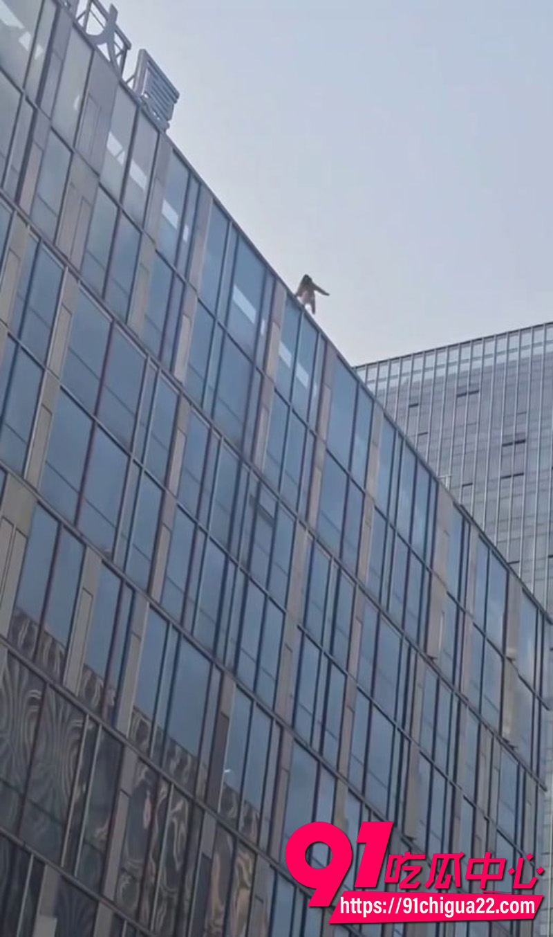 济南汉峪金谷高楼坠楼事件1