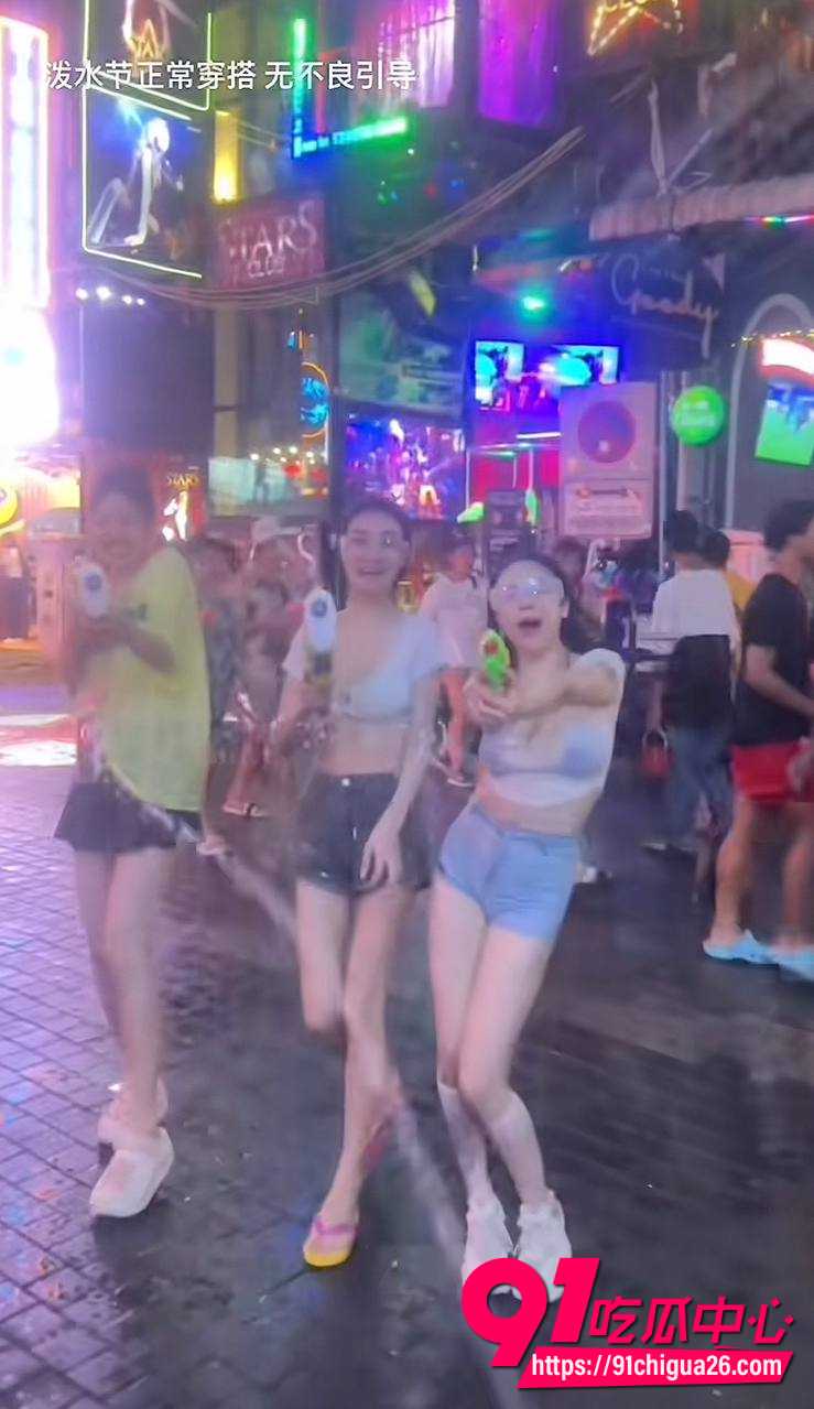 云南西双版纳泼水节7
