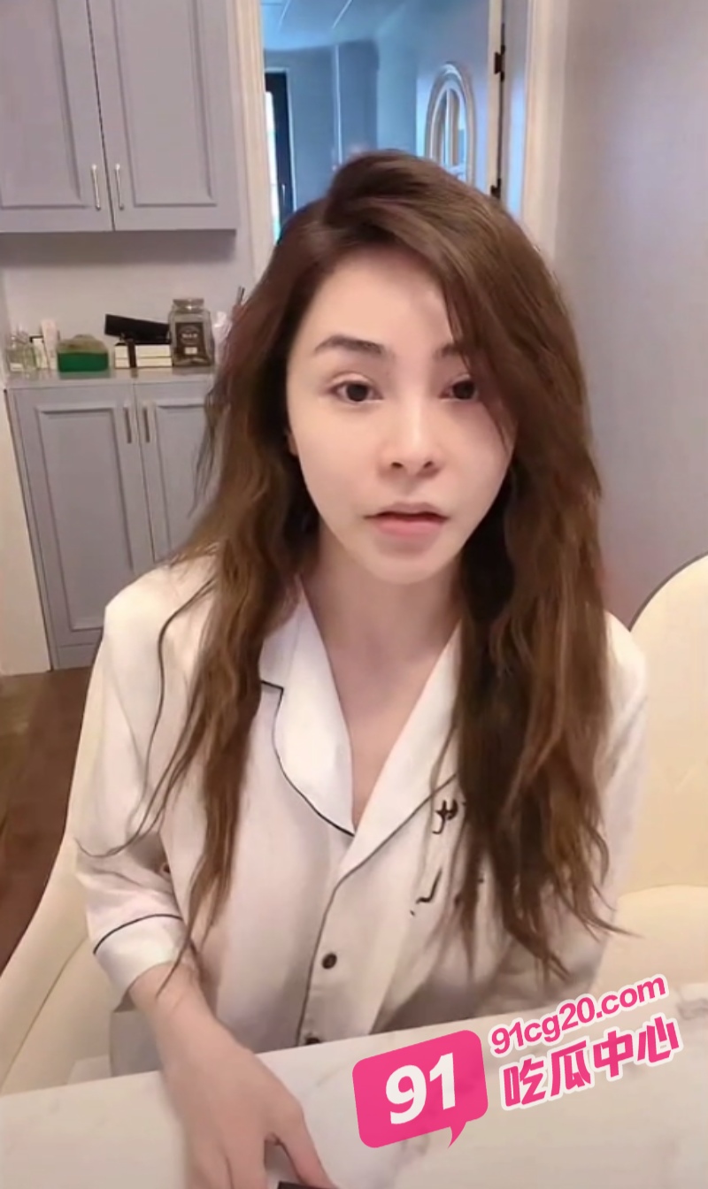 抖音网红走光合集 直播间花式擦边博流量！ 配图2