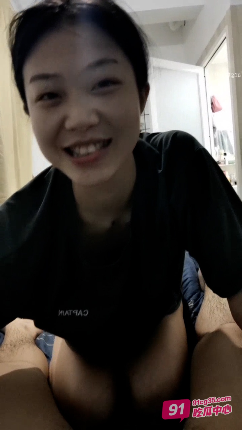 四川成都李婧琪性爱视频遭渣男泄密 每天都要拿精液来漱口？