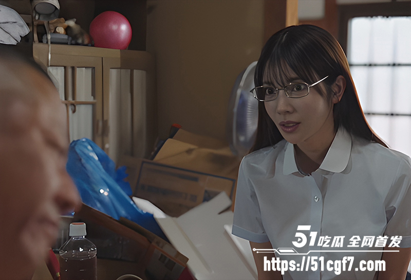 日本绝色女优枫花恋家访教师3P视频流出1拷贝