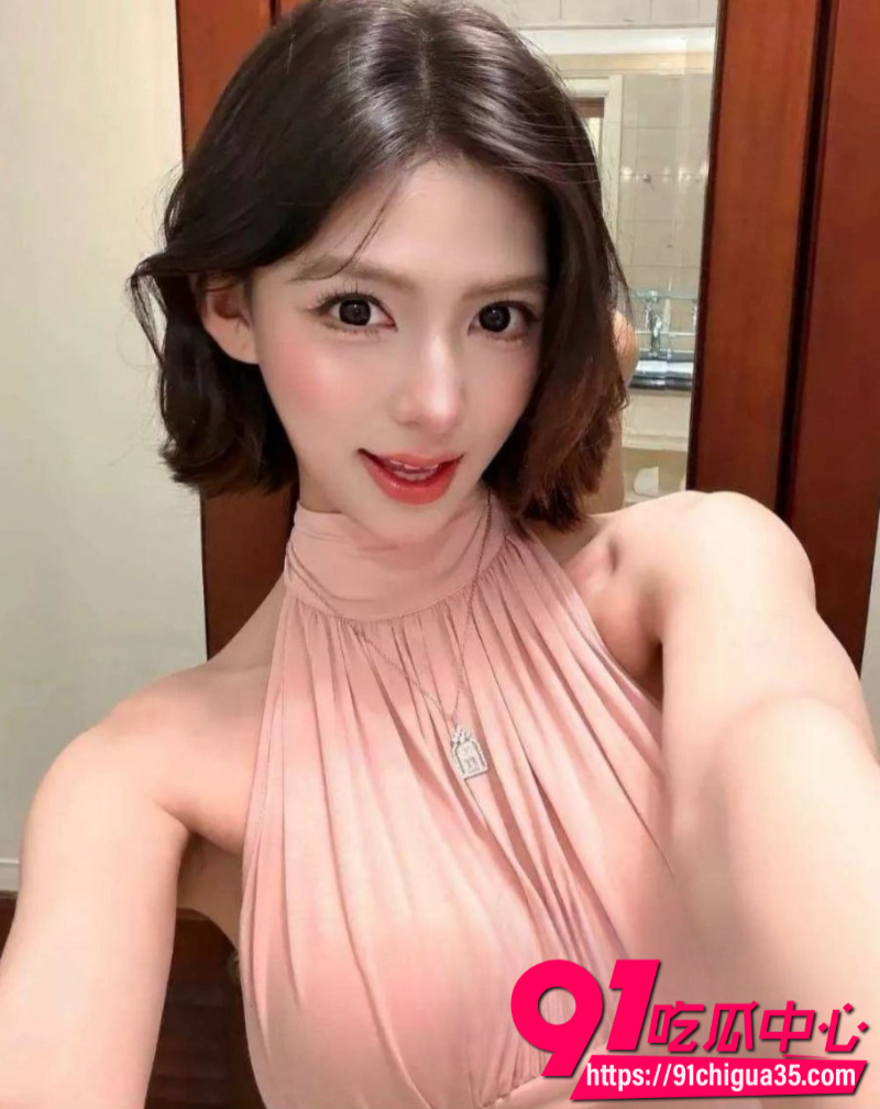 北服表演系男模张祺扬跟网红女友巴士烧饼恋爱期间多次出轨7
