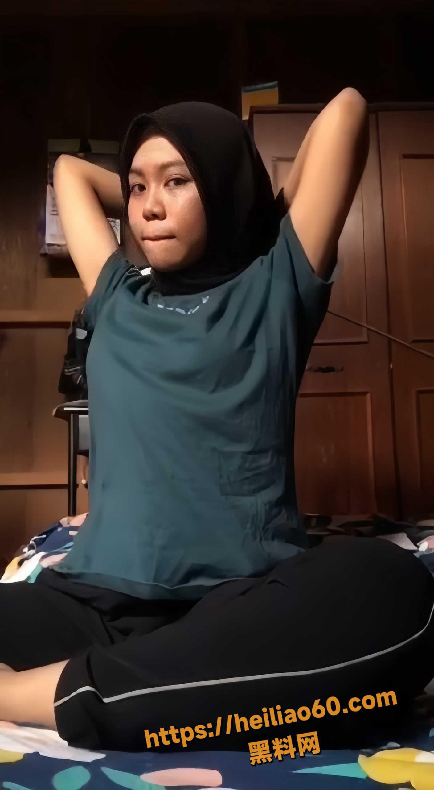 马来西亚穆斯林包头女孩 Wawa 巨乳爆光私密自拍 大尺度对镜自慰太炸裂