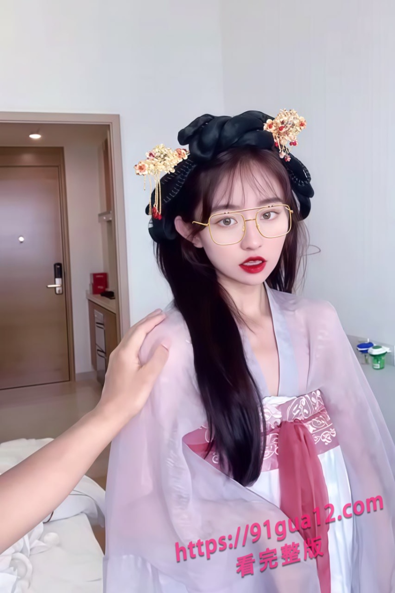 女大学生图片0.jpg 女大学生图片0.jpg