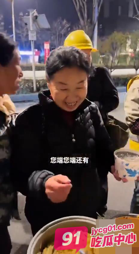 有些人凌晨在酒吧 农名工人的凌晨三点有人注意过么？ 配图3