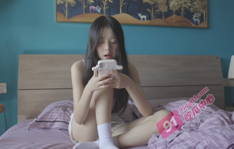 清纯少女萝莉～肉眼可见的稚嫩 被主人驯服提供淫脚足交服务！