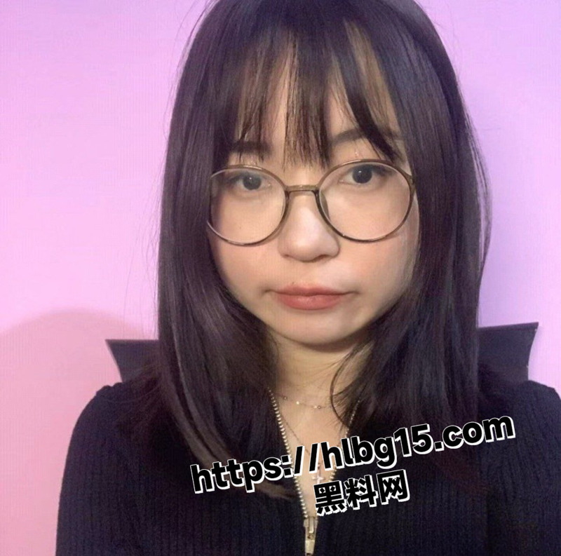 南京师范大学 反差眼镜妹 得吃哥五个月拿下院系校花 床上秒变淫娃 姿势变着花样玩