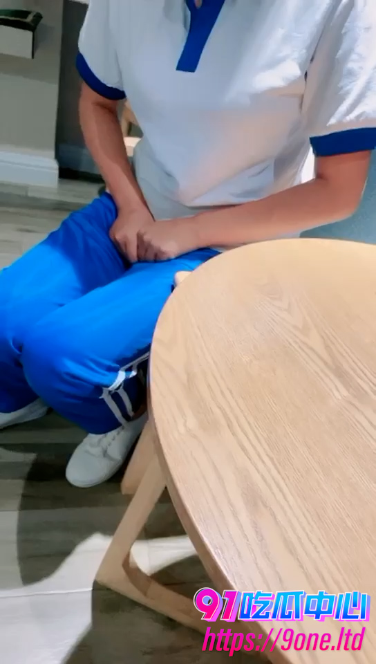 高潮筋挛的学生妹 大奶学生妹外围兼职 首次出台就遭内射!