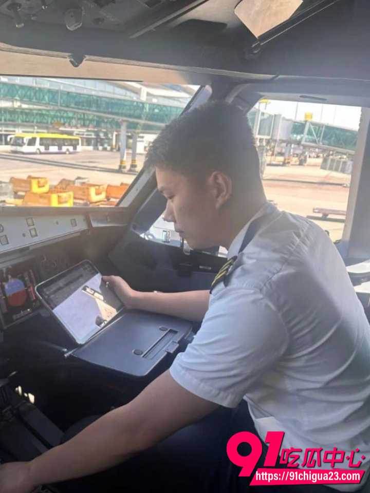 山西运城春秋航空副驾李俊杰偷情空姐4