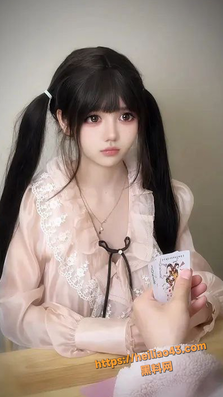 抖音萝莉网红 嚼嚼者 最新福利 骑乘假屌自慰 粉嫩小穴喷水高潮！