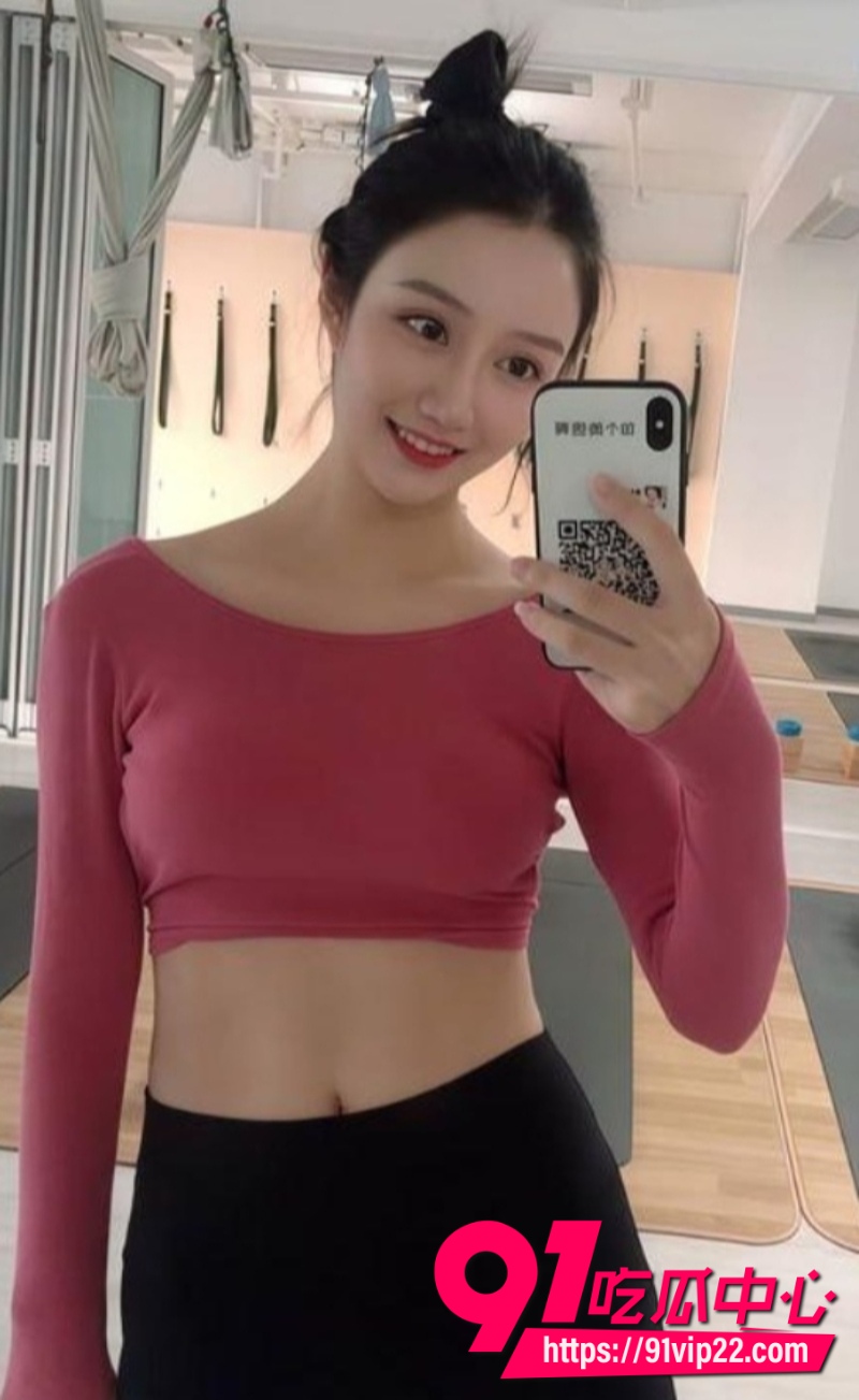 武汉经贸学院高冷女神李雪雅私拍7