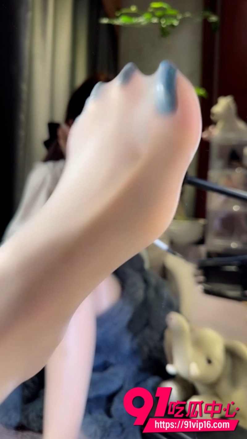 ASMR极品御姐甜心镜头前丝足喘麦诱惑3