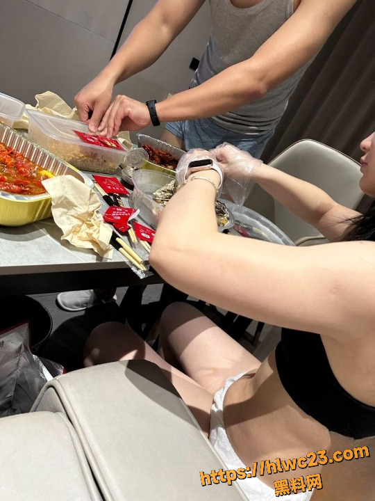 武汉淫妻 喵咪 私密视频流出 露脸骚逼与东北单男浴血奋战