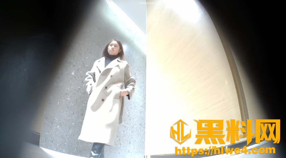 偷拍夜总会多名女神级美女 黑丝高跟大长腿 可惜鲍鱼太黑明显被多人开发