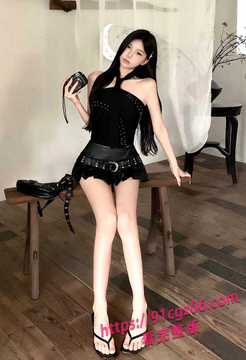 神似关晓彤的女同事 主动勾引小伙出来偷情 被小伙爆操