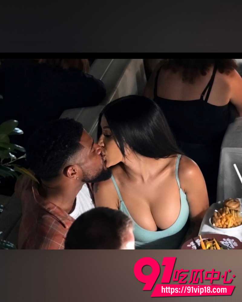 CardiB约会尼日利亚门将Maduka 38