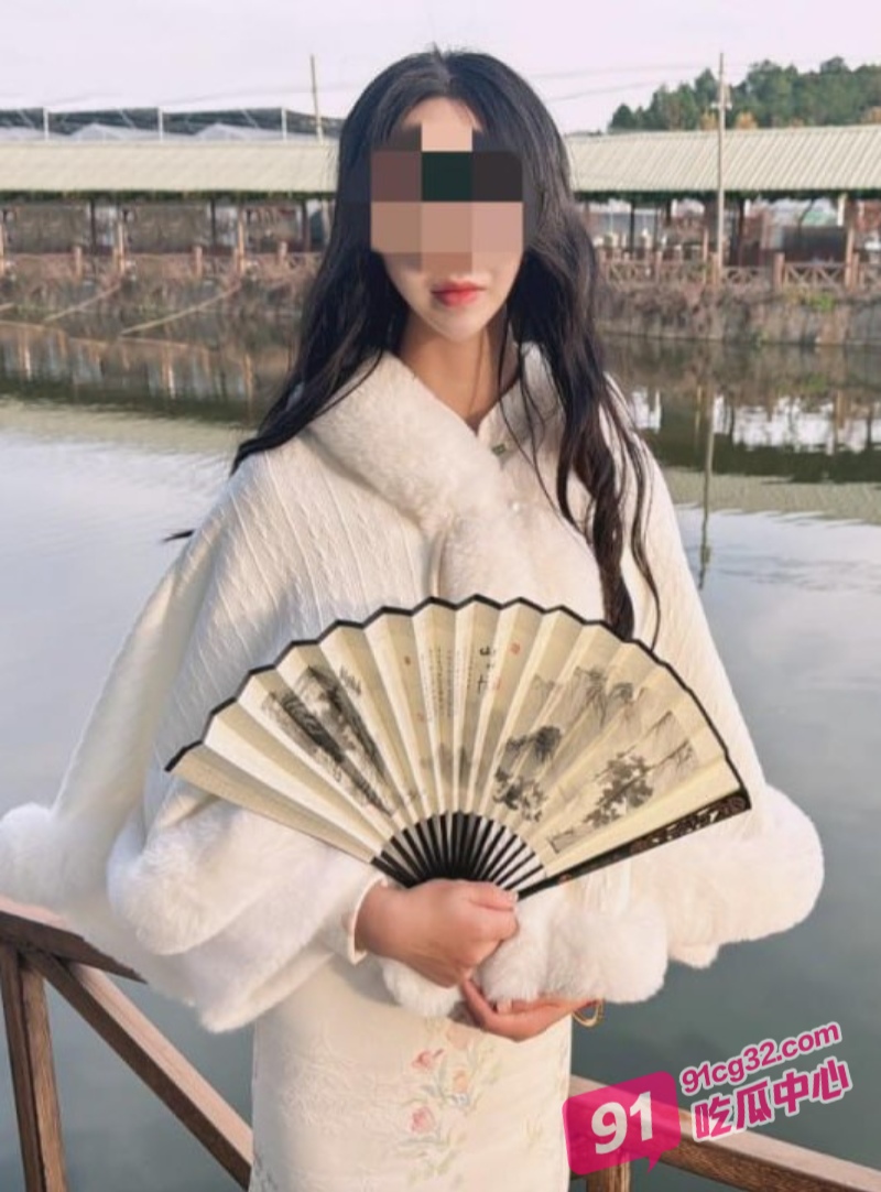 会喷水的亲姐姐~禁欲半个月的姐姐 看到我嫩逼就开始拉丝了!