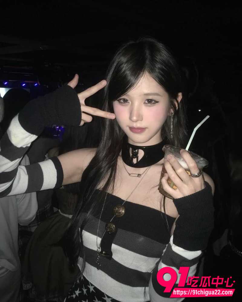 井川里予海外晒吸烟照 3 井川里予海外晒吸烟照 3