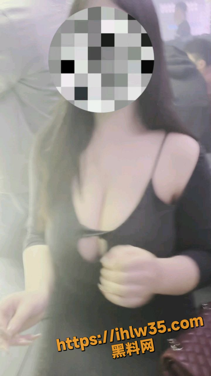 推特九儿温柔妹妹，超级巨乳，一部未流出的夜店私拍，后醉酒被夜店男模拖在厕所操了！
