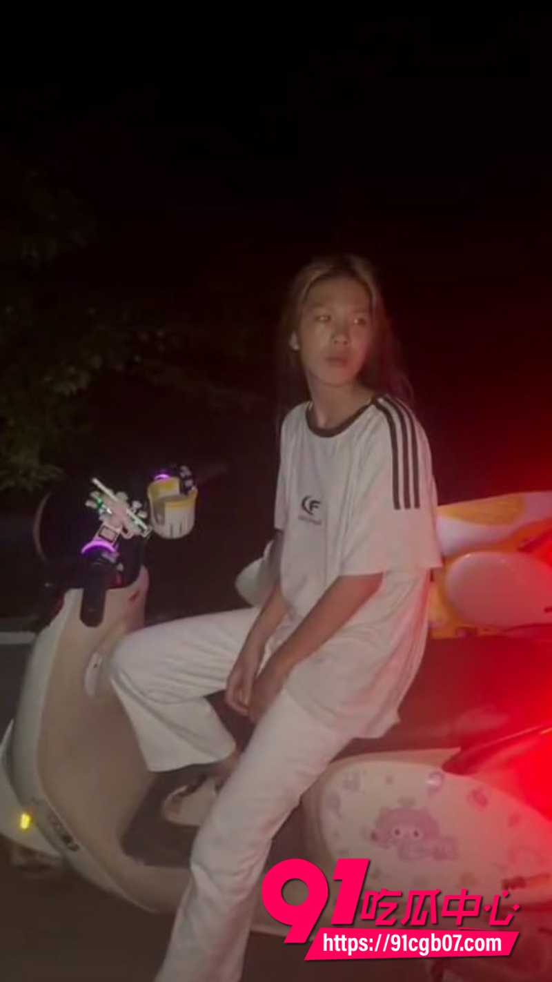 爆炸级精神小妹1