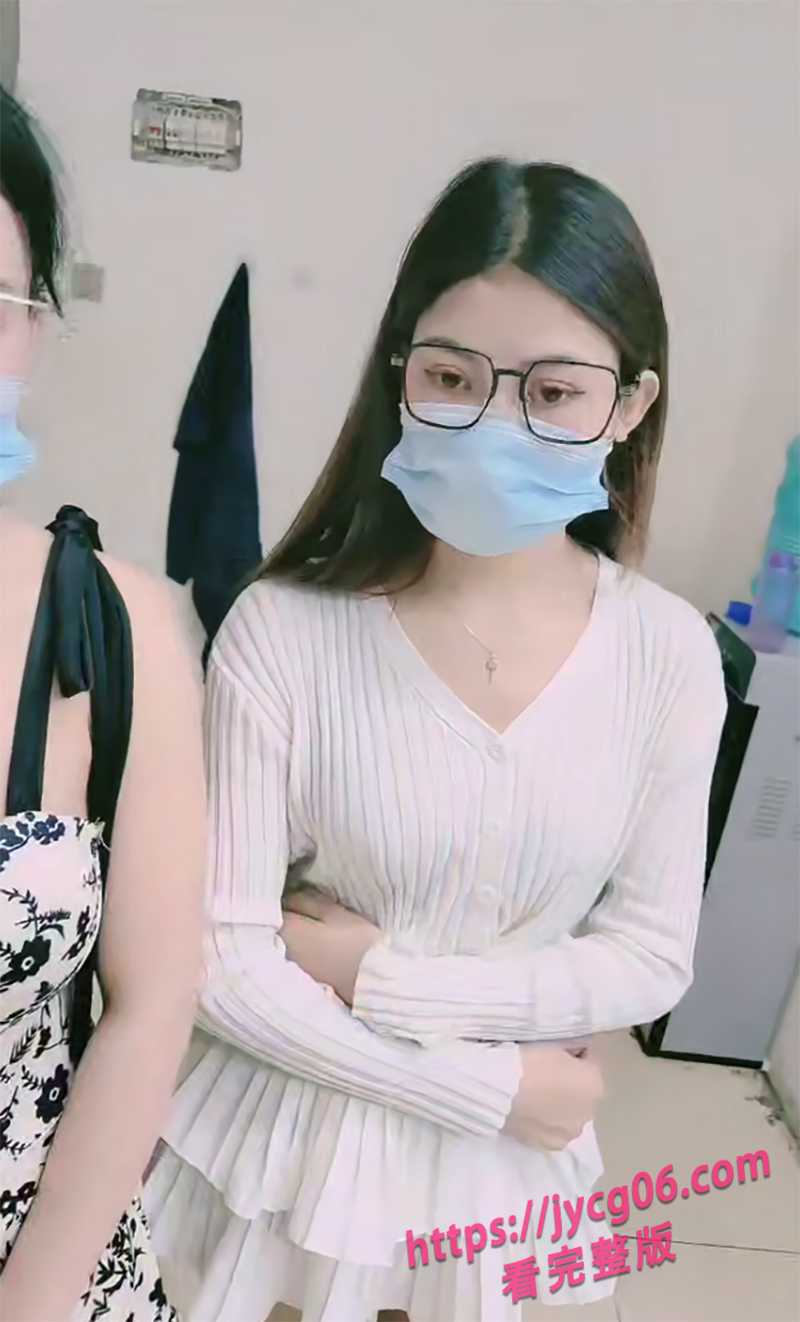 万人求系列～丈夫带着姐妹花挑战黑人黄播 完整版视频独家曝光！ 配图2
