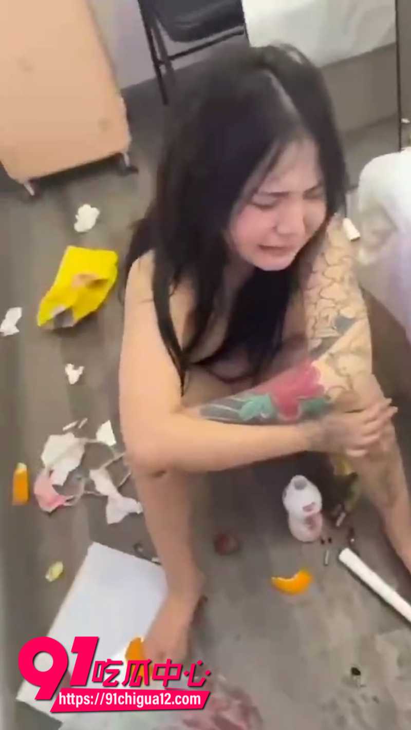 花臂精神小妹被八零羞辱玩弄12 花臂精神小妹被八零羞辱玩弄12